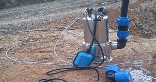 Установка дренажного насоса в Тюмени - услуги от СантехДомТюм, расценки от 3131 рублей